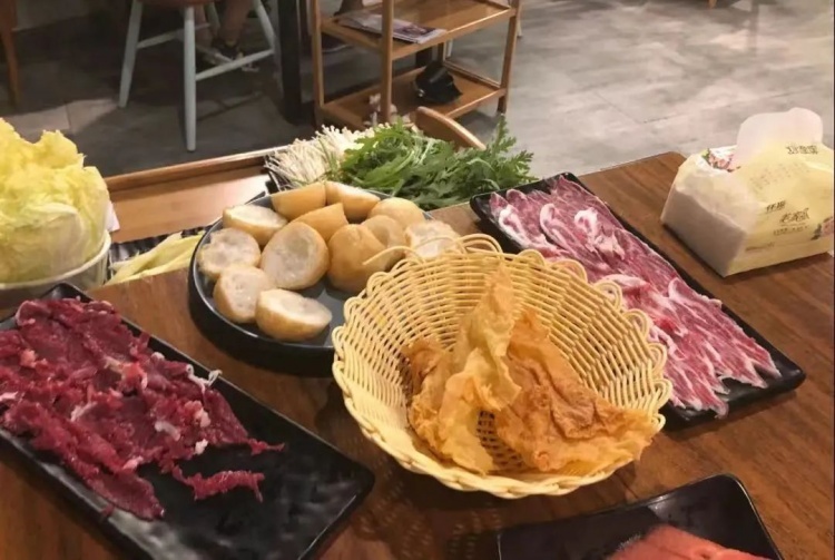 港城新天地_临港新片区特色餐饮_港城新天地美食推荐