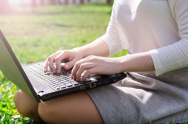 吸引力标题秘诀_自媒体新手标题创作技巧_吸引人的新闻标题