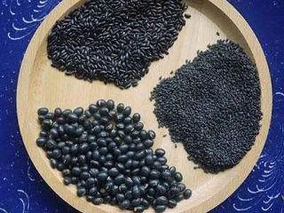 熬夜到什么程度?医生划出4条红线_熬夜伤肝血_熬夜脸上现象