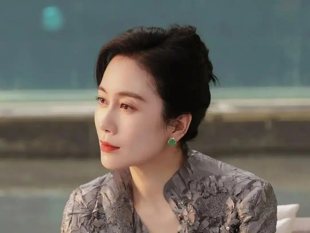 央视曝光ai假冒艺人直播_AI虚假直播间举报_温峥嵘AI盗播事件