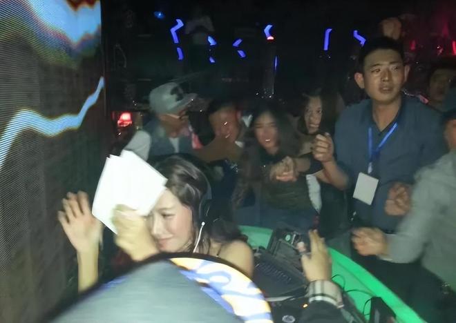 张暖雅嫁给农村男子_张暖雅全婐照片图bt_张暖雅离开娱乐圈选择农村生活