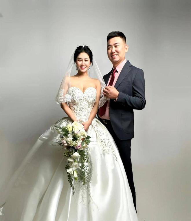 张暖雅离开娱乐圈选择农村生活_张暖雅全婐照片图bt_张暖雅嫁给农村男子