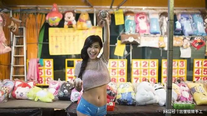 张暖雅全婐照片图bt_张暖雅爆出大尺度照片事件_张暖雅香港出道经历