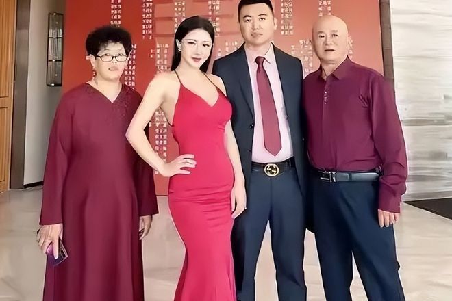 张暖雅全婐照片图bt_港星张暖雅农村婚姻_香港明星低调生活