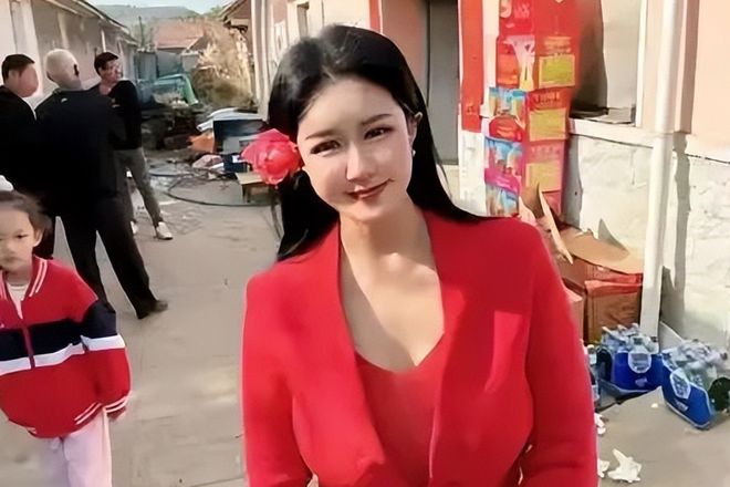 港星张暖雅农村婚姻_香港明星低调生活_张暖雅全婐照片图bt