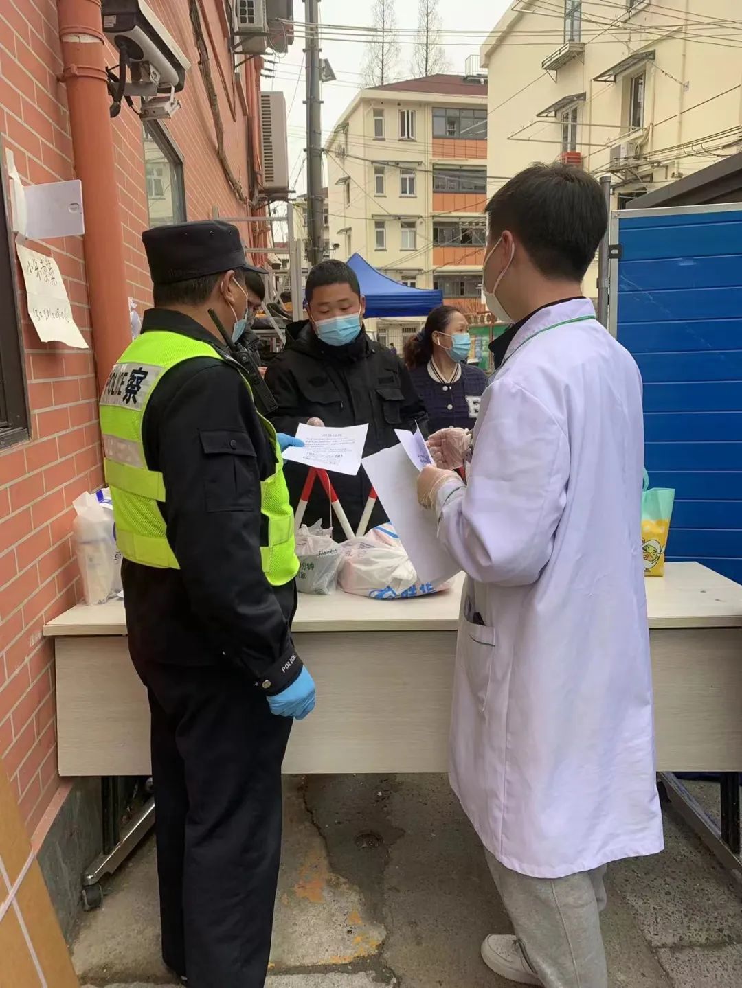 什么网站可以快速送药_徐汇掌上药店_封控小区送药服务