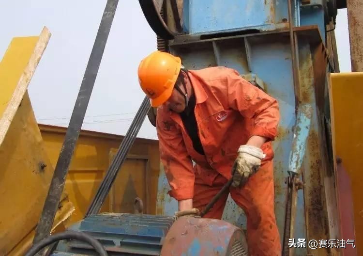 中石化工作服照片_中国石化工装设计_工装变迁历史