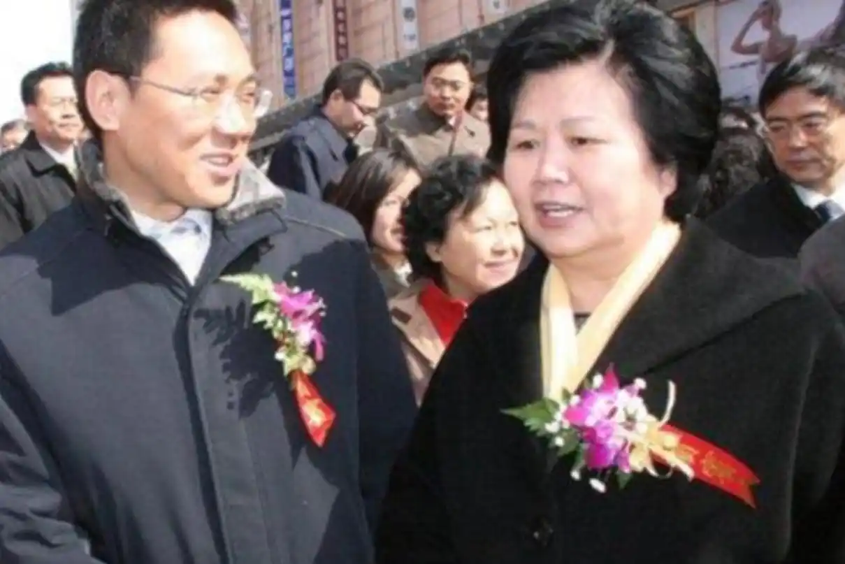 刑质斌的丈夫 邓仆方_邢质斌 央视一姐 央视国脸