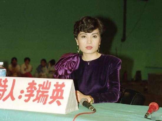 李瑞英 央视新闻联播 播报员_新闻播报视频