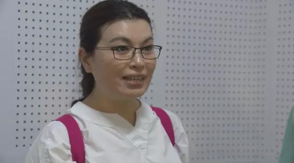 新闻播报视频_李瑞英 央视新闻联播 播报员