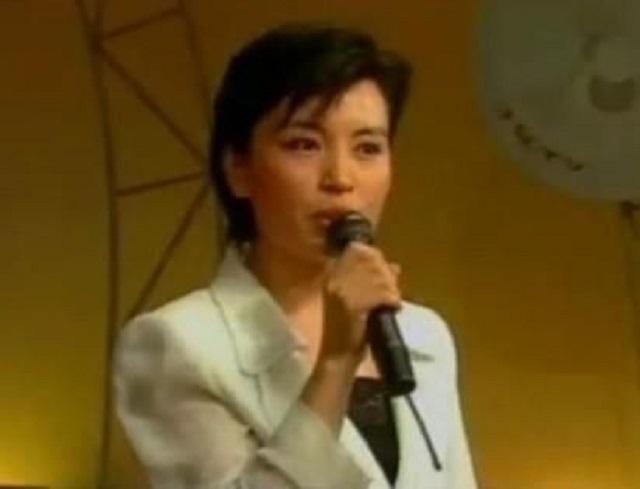 李瑞英 央视新闻联播 播报员_新闻播报视频