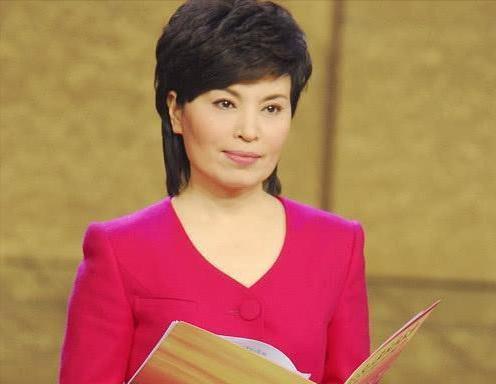 新闻播报视频_李瑞英 央视新闻联播 播报员