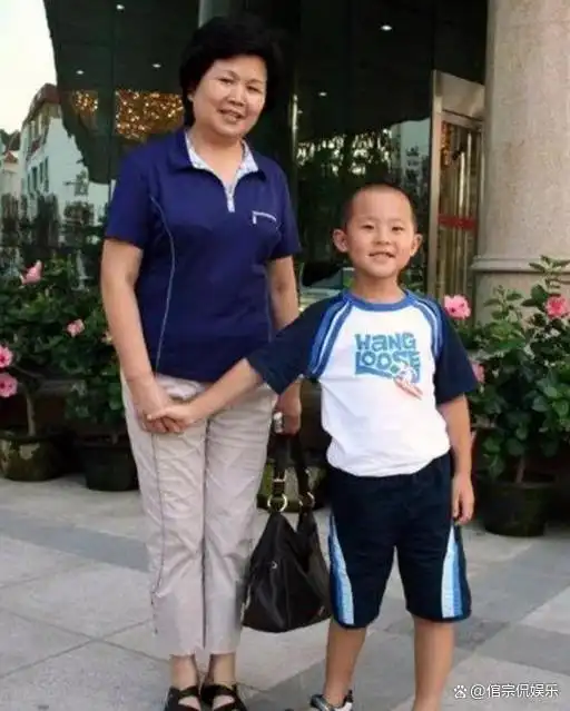 邢质斌央视主播生涯回顾_邢质斌退休生活近况_刑质斌的丈夫 邓仆方
