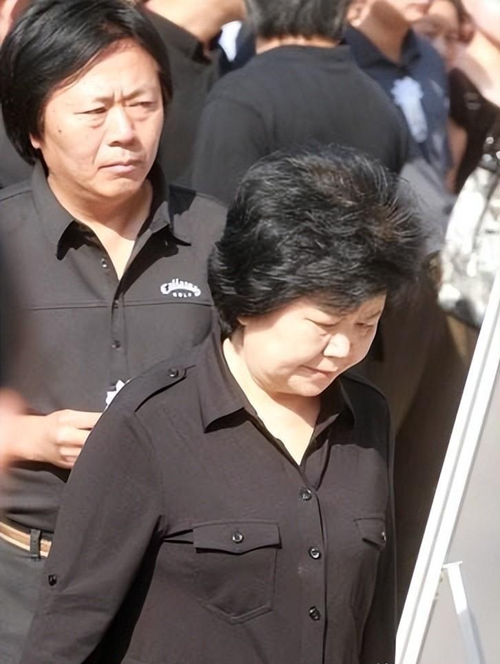 邢质斌 电视一姐 退休生活_刑质斌的丈夫 邓仆方