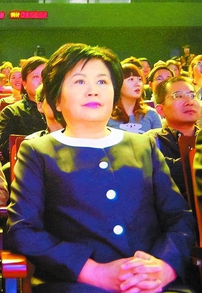邢质斌 电视一姐 退休生活_刑质斌的丈夫 邓仆方