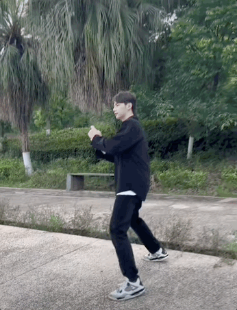 抖音上的一堆倒霉蛋：为了钓鱼 甩飞手机
