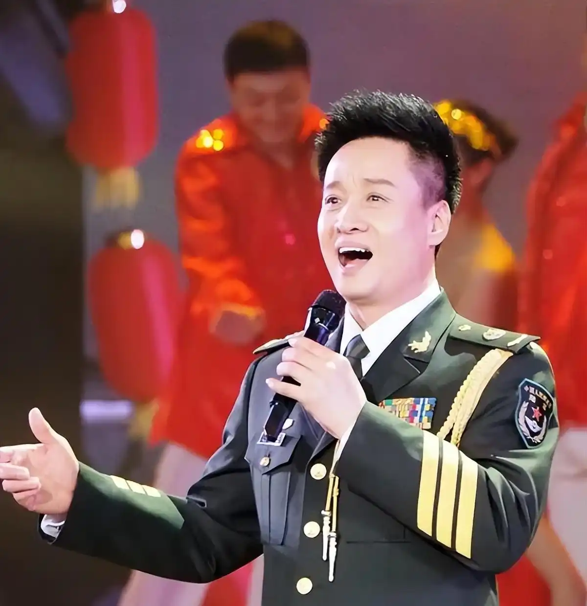  阎维文 爱情故事 _阎维文简历 千金_阎维文 早年经历 