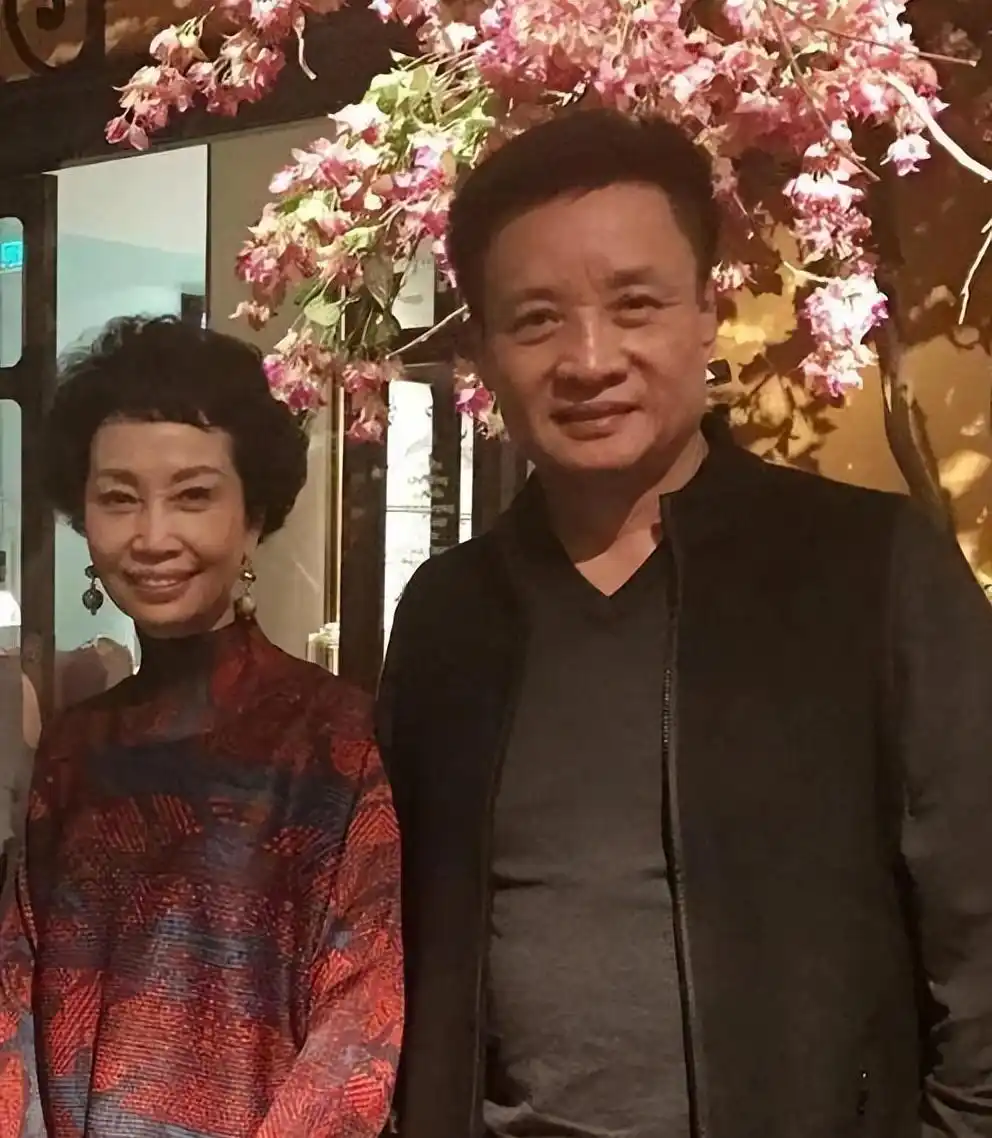  阎维文 爱情故事 _阎维文 早年经历 _阎维文简历 千金