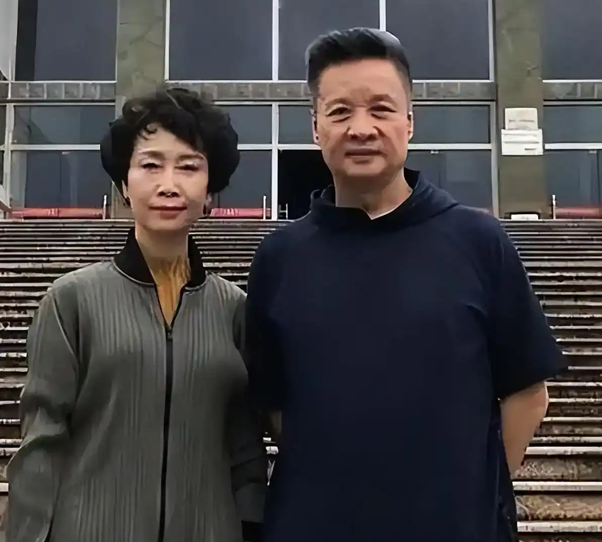 阎维文简历 千金_ 阎维文 爱情故事 _阎维文 早年经历 