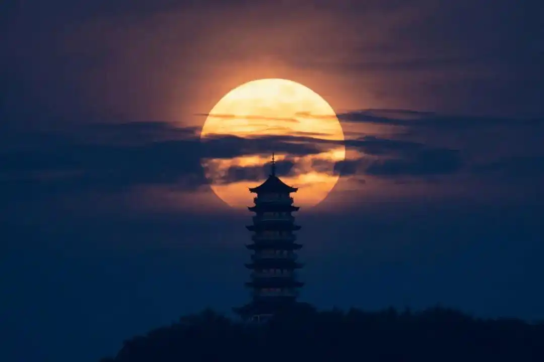中秋超级月亮赏月天气_60秒延时摄影赏中秋月_如何拍出最美月亮