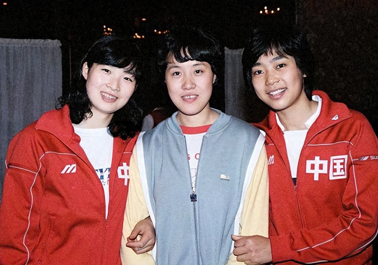 梁艳 排球生涯 中国女排 五连冠_女排梁艳女儿