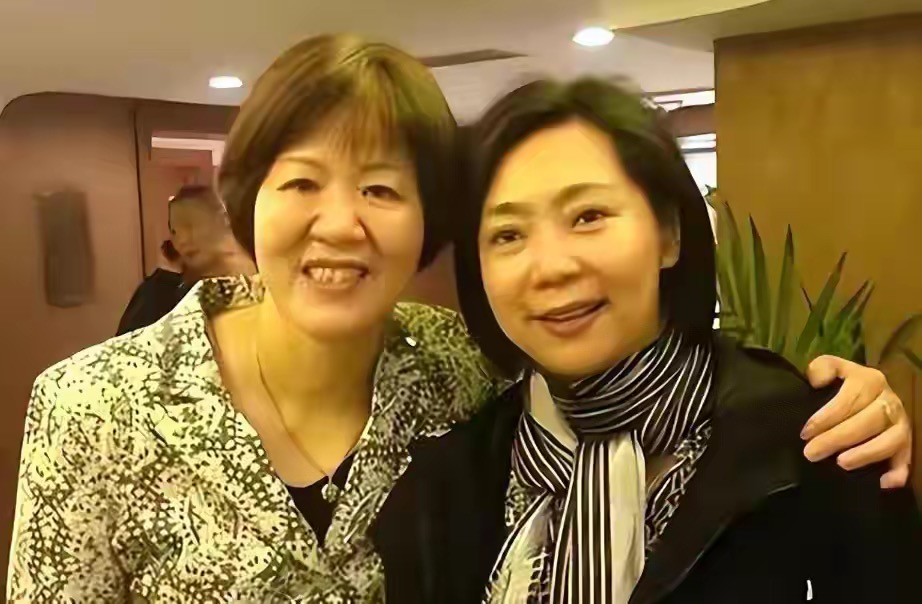 中国女排五连冠时期梁艳_女排梁艳女儿_梁艳排球生涯经历