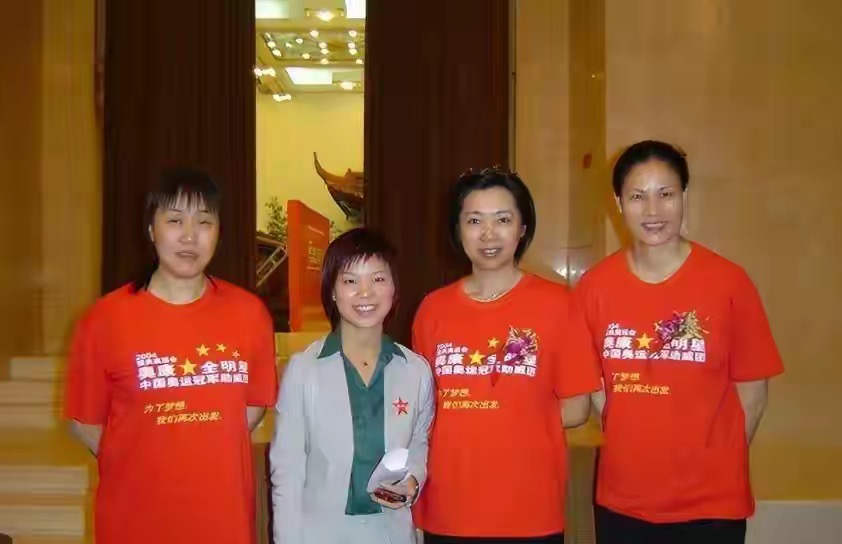 中国女排五连冠时期梁艳_梁艳排球生涯经历_女排梁艳女儿