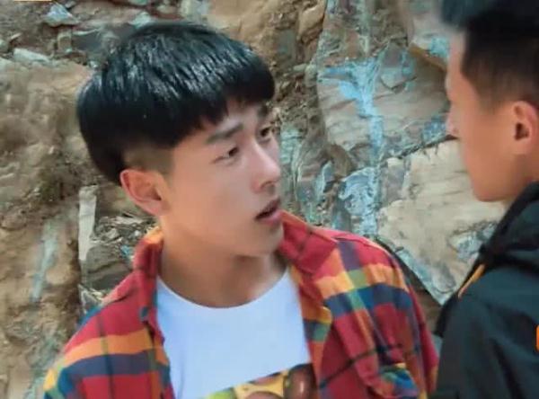 变形计 校草 刘昊然_变形计官网报名方式