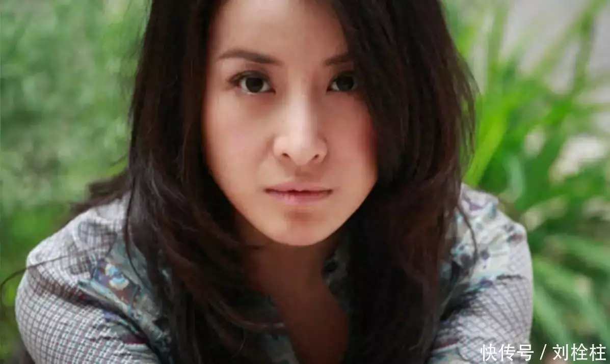 赵本山三邀她上春晚，她却转身嫁人，今凭实力逆袭，活成流量清流