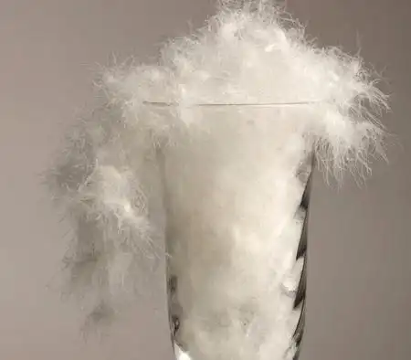 羽绒服选购技巧_原来羽绒服不是越厚越保暖_羽绒服蓬松度与保暖性