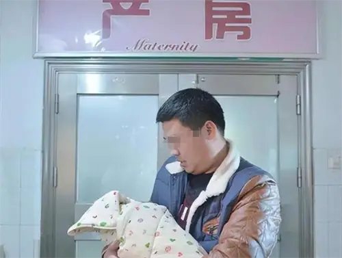 女子引产被拒诞下女婴被医生抱养_重男轻女婆婆卖孙女事件_婆婆收养男婴真相