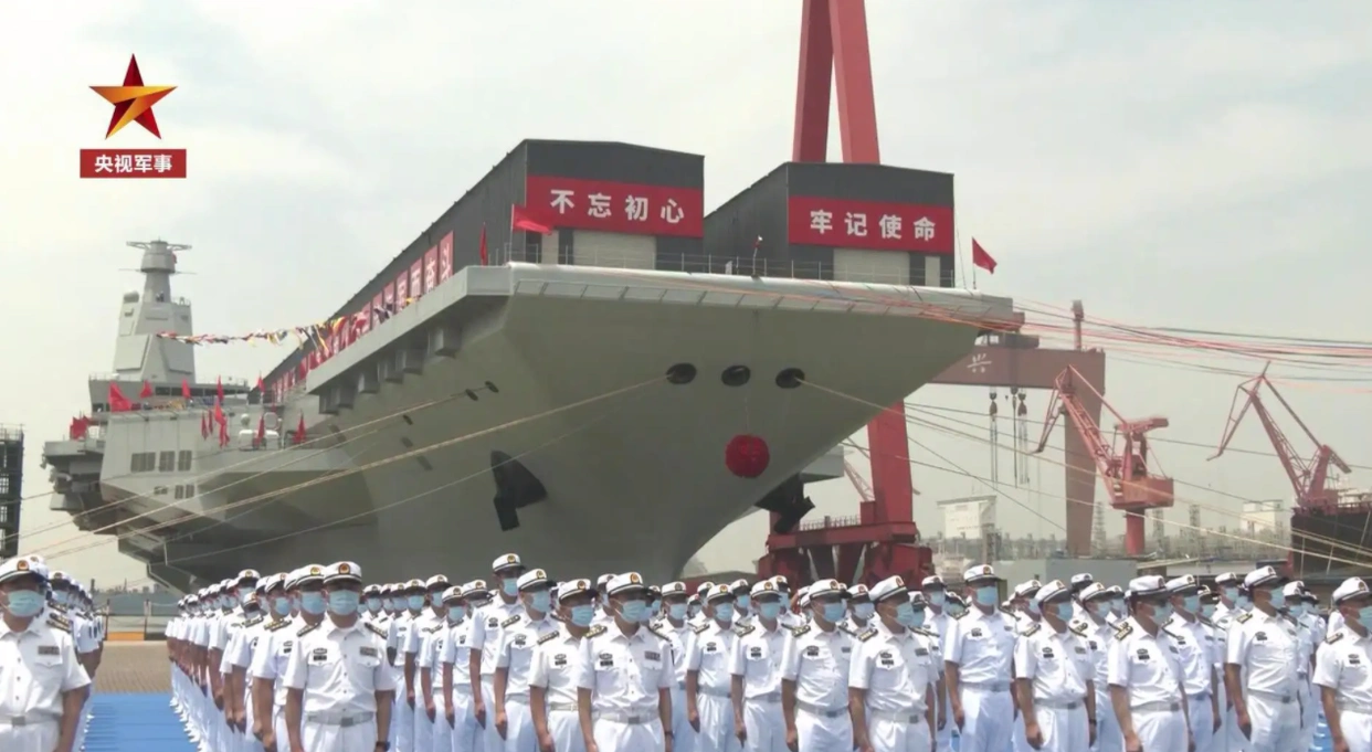 福建舰 电磁弹射 8万吨级航母_福建舰将成南海“定海神针”