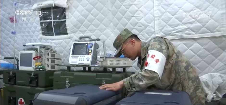 阅兵医疗队员 白衣战士 阅兵保障人员_2025年阅兵火遍全网的女兵再次受阅