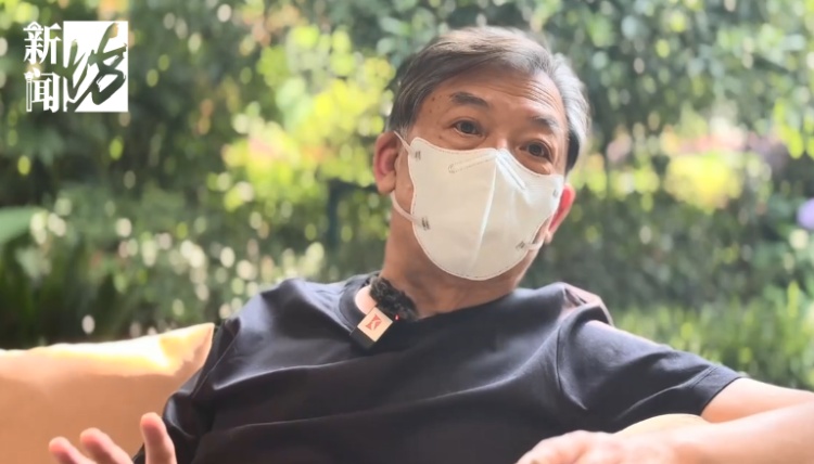臭到离谱!独居老人疯狂囤垃圾，3600万豪宅变垃圾场，邻居被迫卖房