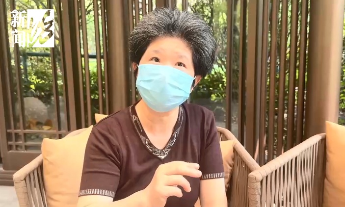 臭到离谱!独居老人疯狂囤垃圾，3600万豪宅变垃圾场，邻居被迫卖房