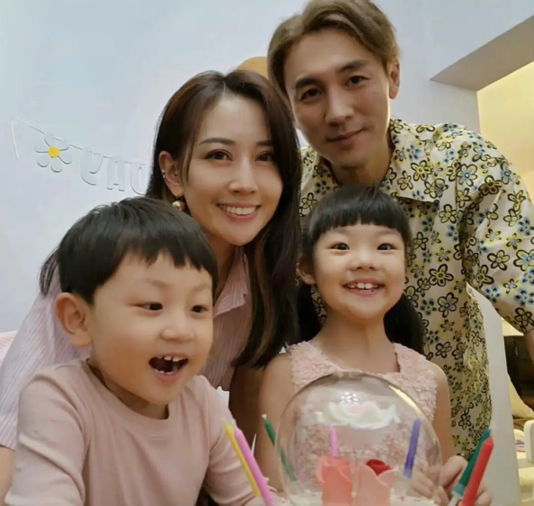 香港男星婚姻现状_吕良伟第二任老婆_香港男星内地媳妇