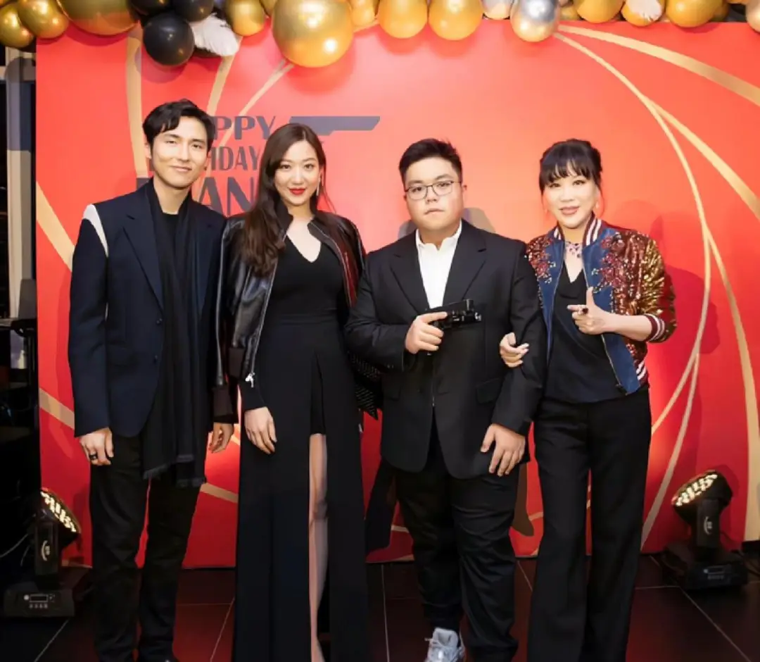 香港男星婚姻现状_香港男星内地媳妇_吕良伟第二任老婆