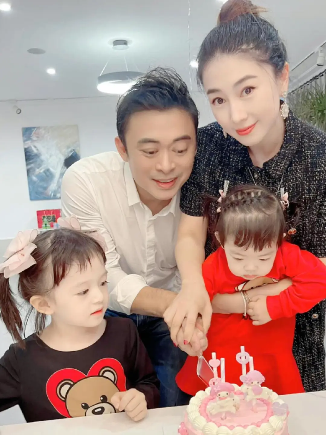 香港男星内地媳妇_香港男星婚姻现状_吕良伟第二任老婆