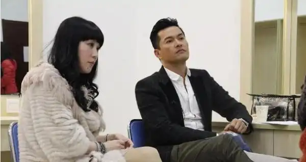 吕良伟第二任老婆_吕良伟现任妻子杨小娟_吕良伟和杨小娟恩爱视频