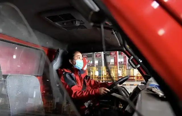 长途货车司机不带老婆的原因_跟长途货车司机的小姐_女司机薪资低