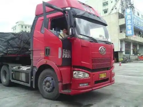 跟长途货车司机的小姐_开大货车跑长途带老婆 小情人 带小姐