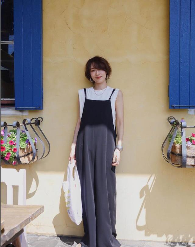 40岁以上女性穿搭_46岁女人穿衣服_自然减龄造型