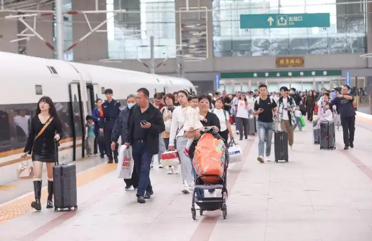 自驾游占比分析_大家假期都去哪儿了？大数据揭秘_国庆长假出行趋势