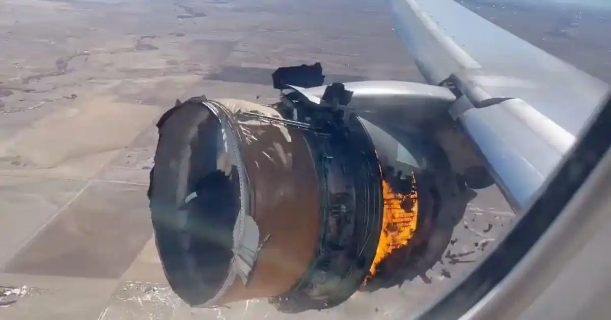 美国联合航空发动机爆炸_视频客机摔地爆炸_波音777起飞故障