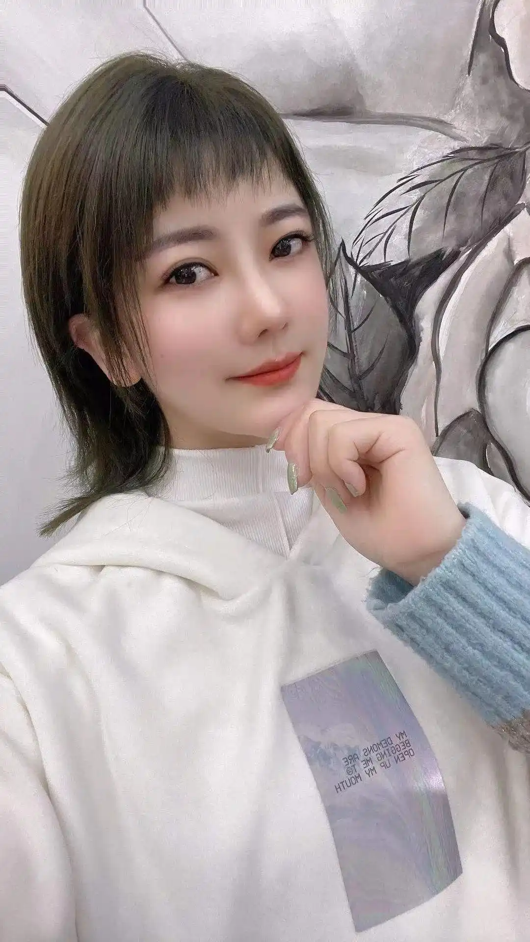 今年最流行女士发型_洋气瘦脸时尚发型推荐_春季流行女发24款