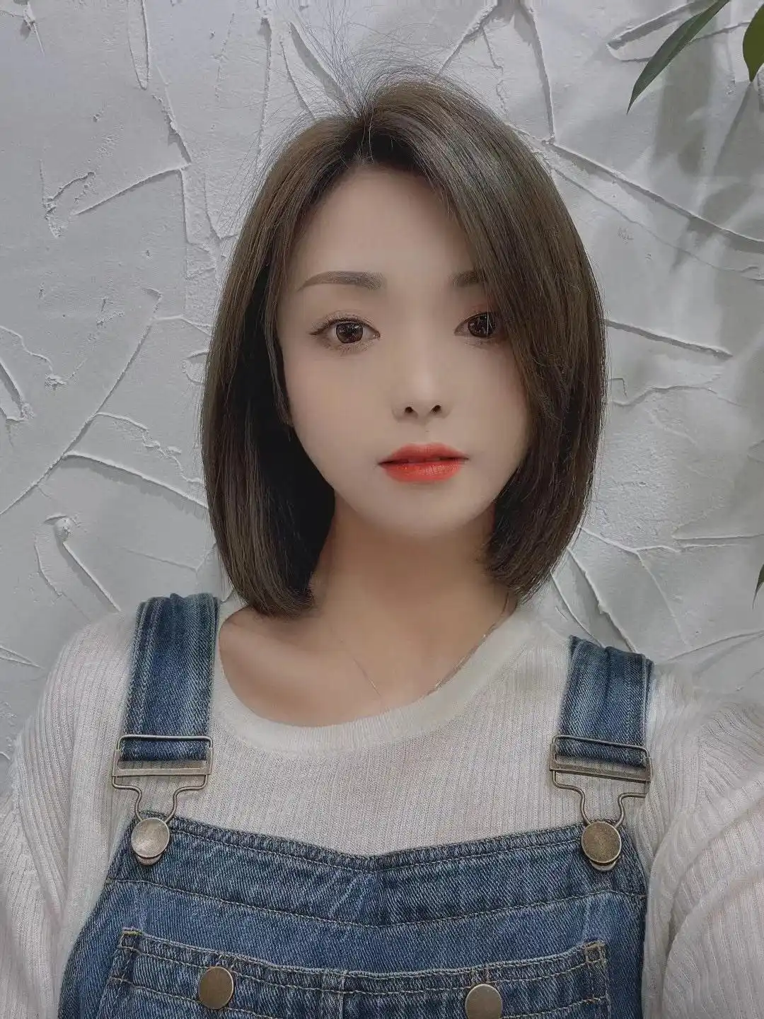 洋气瘦脸时尚发型推荐_春季流行女发24款_今年最流行女士发型