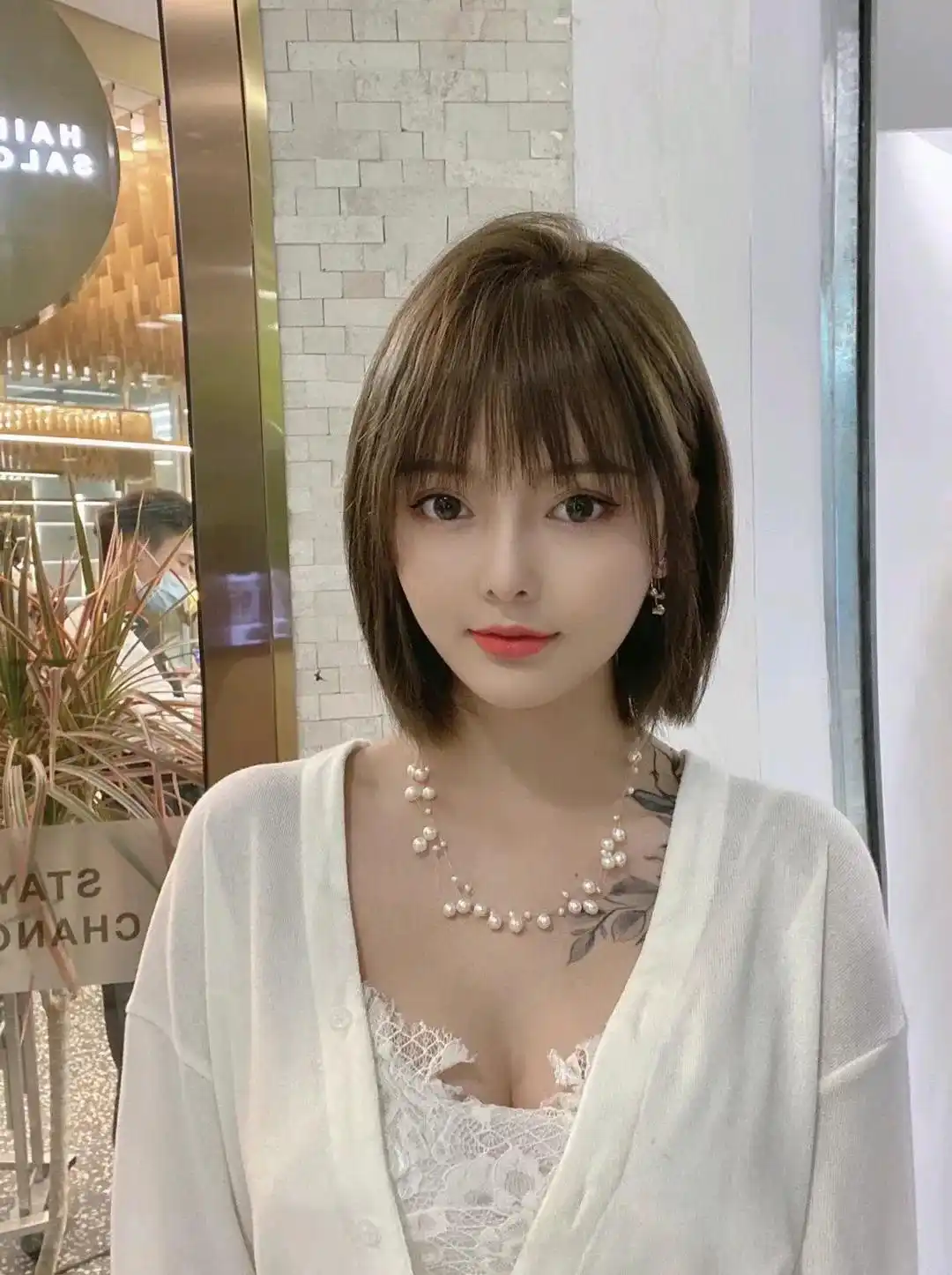 洋气瘦脸时尚发型推荐_春季流行女发24款_今年最流行女士发型