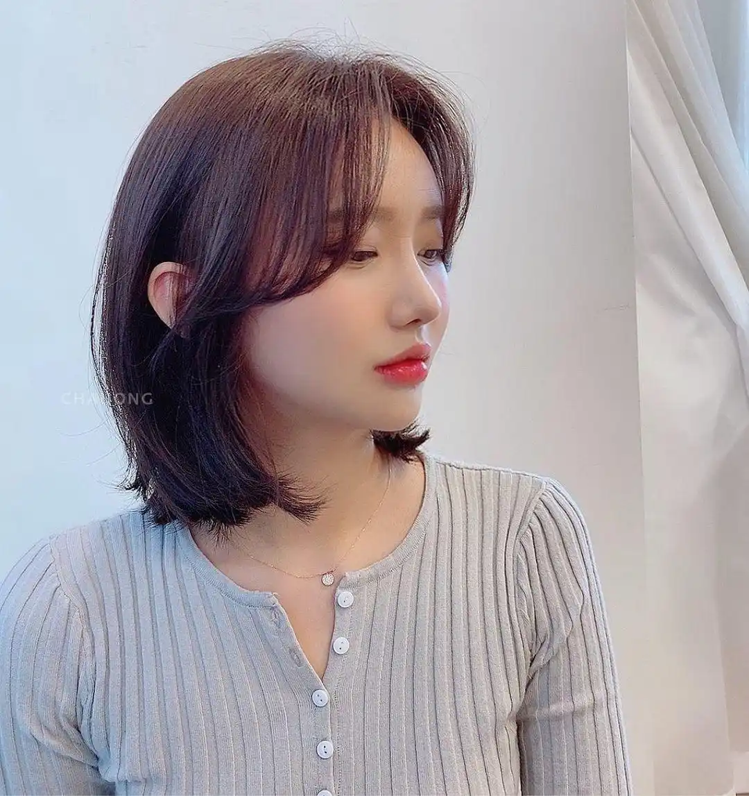 今年最流行女士发型_洋气瘦脸时尚发型推荐_春季流行女发24款