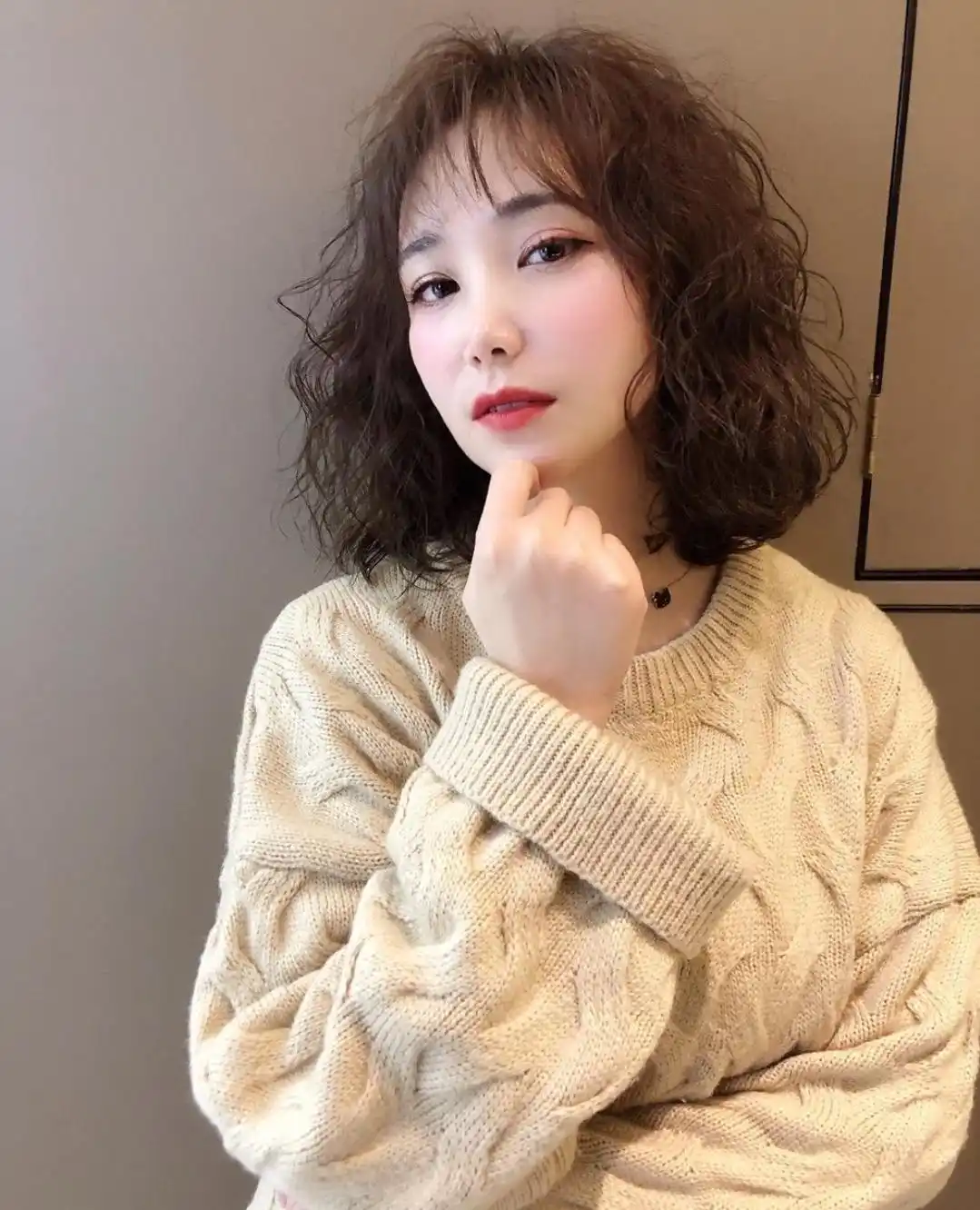 显白减龄女神发型_今年最流行女士发型_时尚女人发型