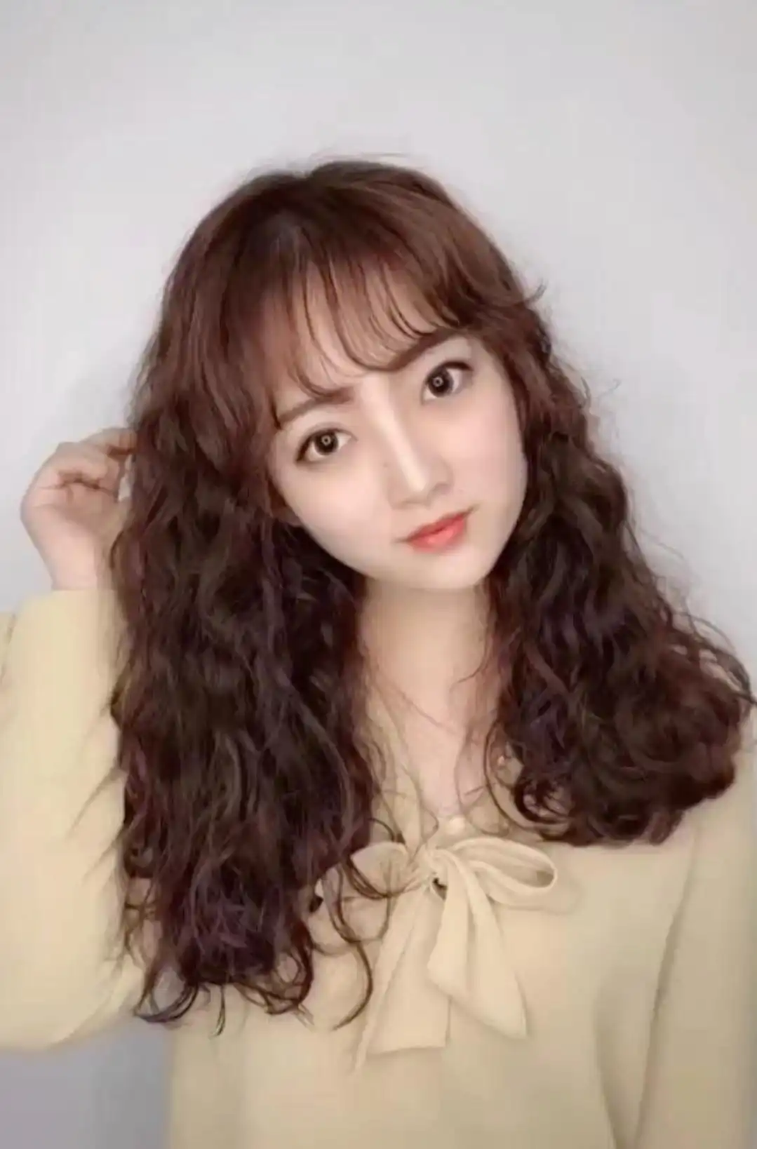 时尚女人发型_今年最流行女士发型_显白减龄女神发型